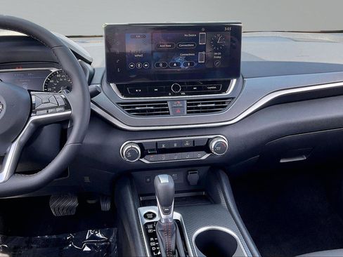 New 2026 Nissan Altima 2.5 SR FWD image 8