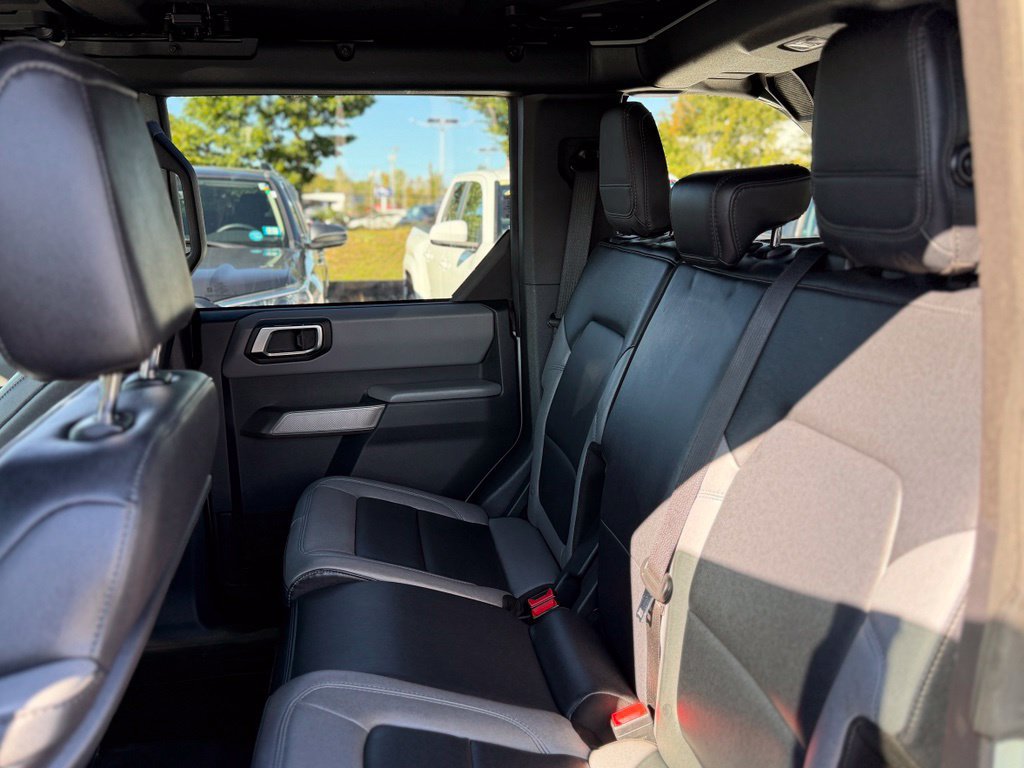 Used 2022 Ford Bronco Black Diamond w/ Sasquatch Package AWD/4WD image 6