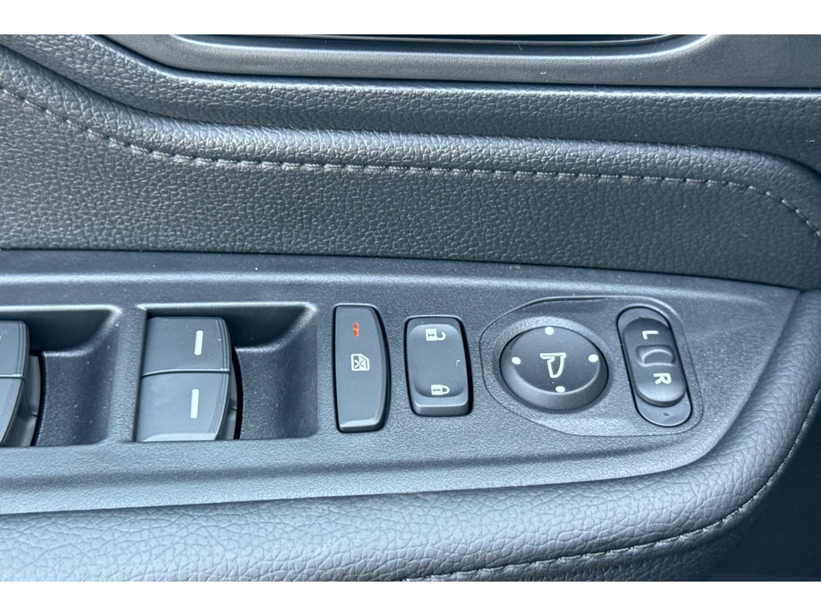 Used 2026 Honda Odyssey EX-L image 12