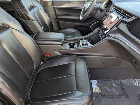 Used 2024 Jeep Grand Cherokee Limited 4xe image 32