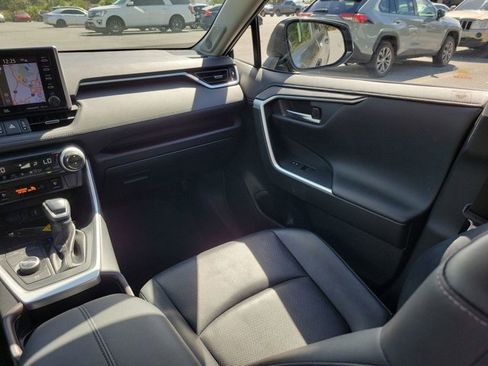 Used 2020 Toyota RAV4 Limited image 3