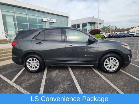 Used 2019 Chevrolet Equinox LS w/ LS Convenience Package AWD/4WD image 2