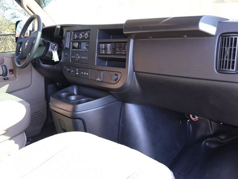Used 2022 Chevrolet Express 3500 w/ Driver Convenience Package image 34