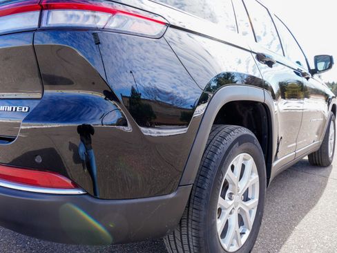 Used 2023 Jeep Grand Cherokee Limited AWD/4WD image 26