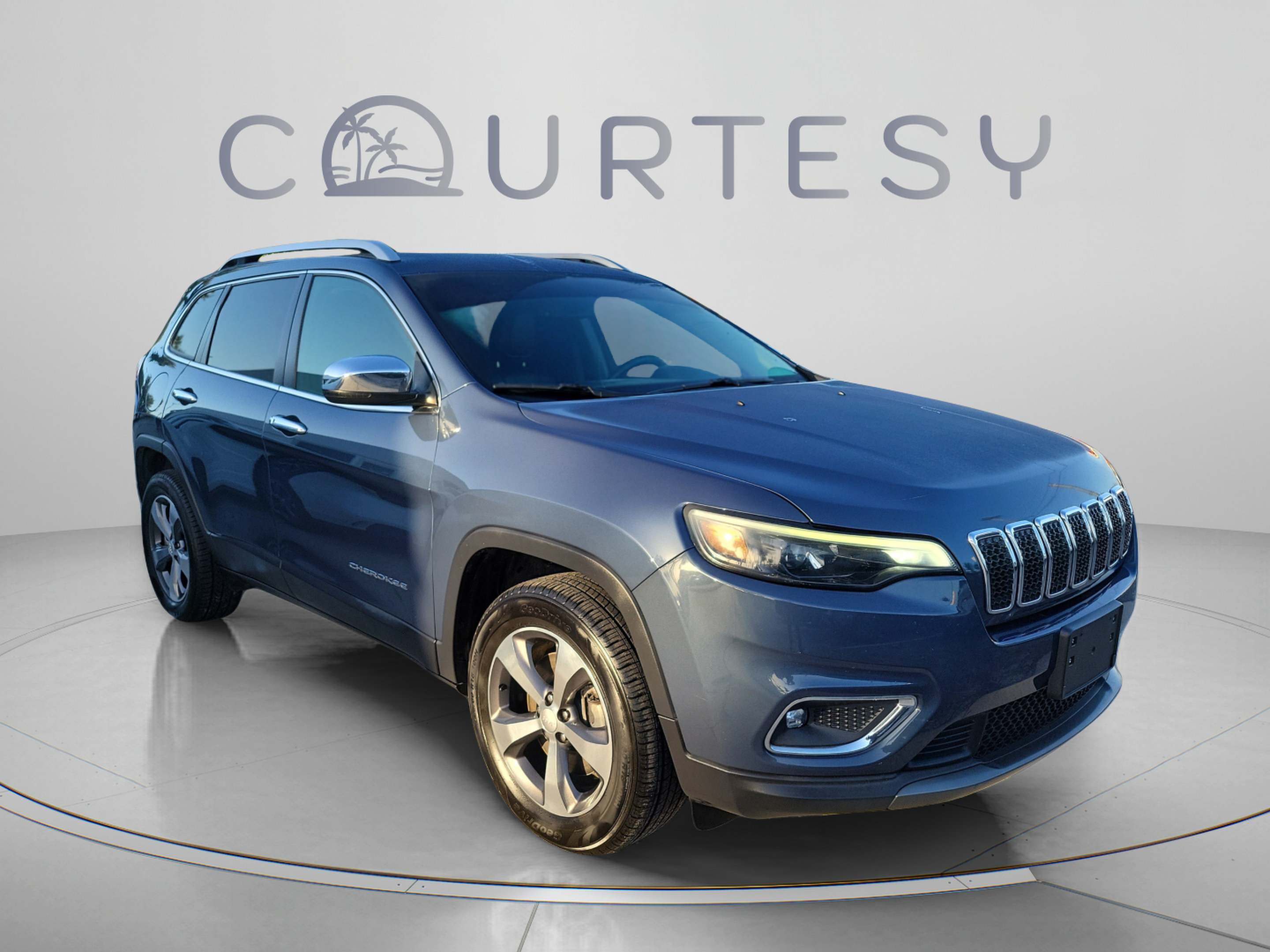 Used 2019 Jeep Cherokee Limited AWD/4WD image 5