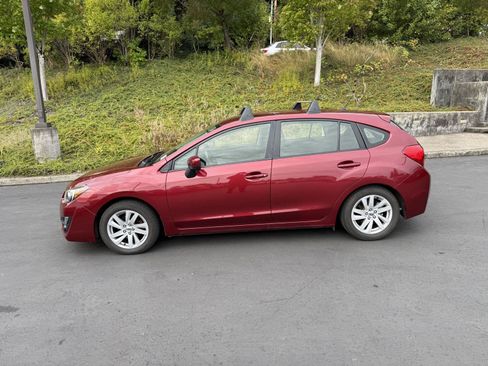 Used 2015 Subaru Impreza 2.0i Premium AWD/4WD image 2