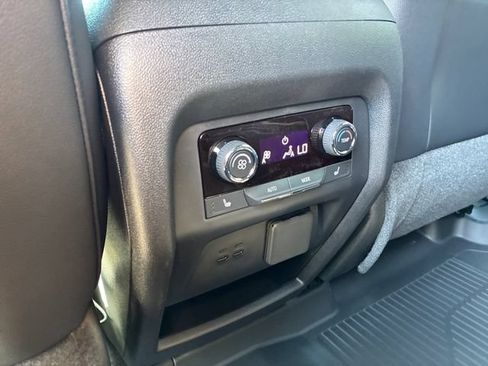 New 2026 Chevrolet Traverse High Country w/ LPO, Floor Liner Package AWD/4WD image 18