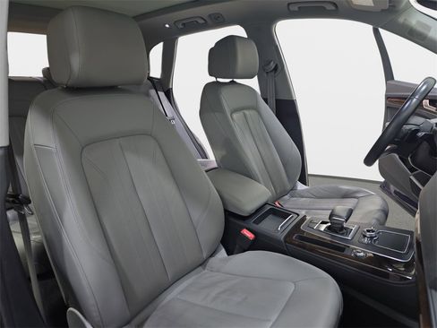 Used 2018 Audi Q5 Prestige w/ Prestige Package image 12