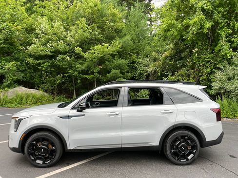 Used 2024 Kia Sorento X-Line EX AWD/4WD image 2