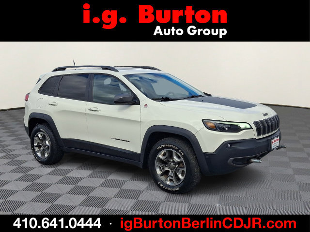 Used 2019 Jeep Cherokee Trailhawk AWD/4WD image 1