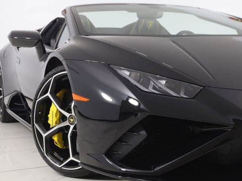 Used 2023 Lamborghini Huracan EVO image 26