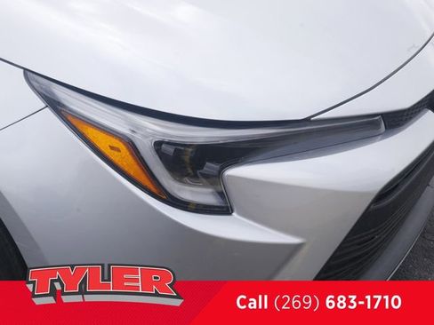 Used 2023 Toyota Corolla LE w/ LE Convenience Package image 10