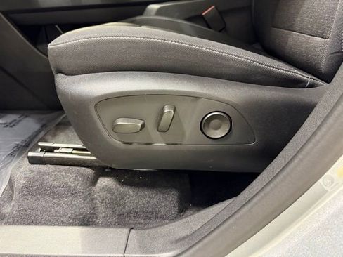 Certified 2025 Chevrolet Traverse LT image 12