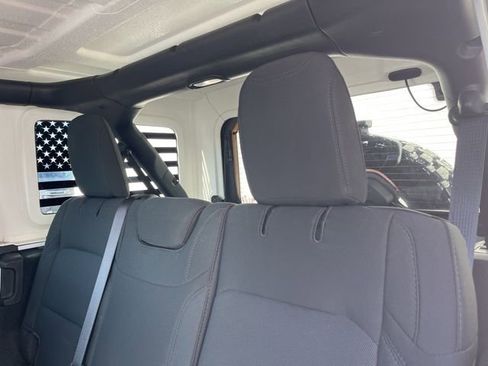 Used 2022 Jeep Wrangler Unlimited Sahara image 8