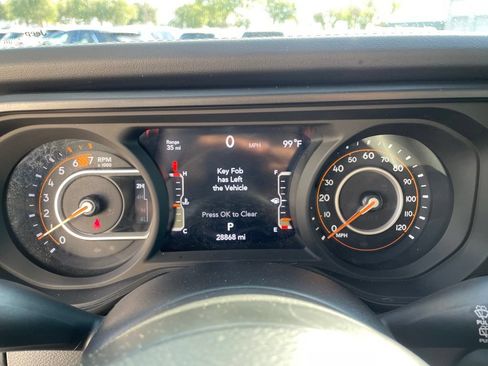 Used 2024 Jeep Wrangler Unlimited Rubicon w/ Technology Group AWD/4WD image 10