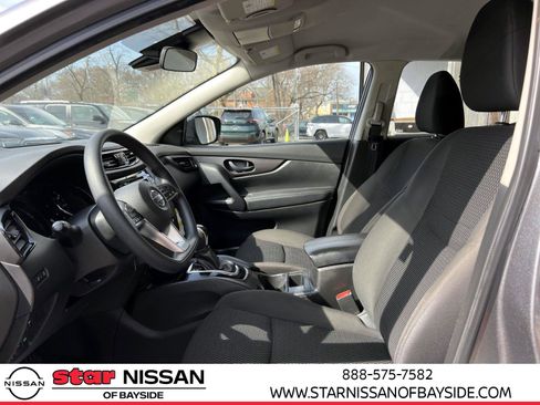 Used 2022 Nissan Rogue Sport S image 16