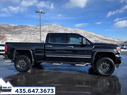 Used 2015 GMC Sierra 2500 Denali w/ Duramax Plus Package image 2