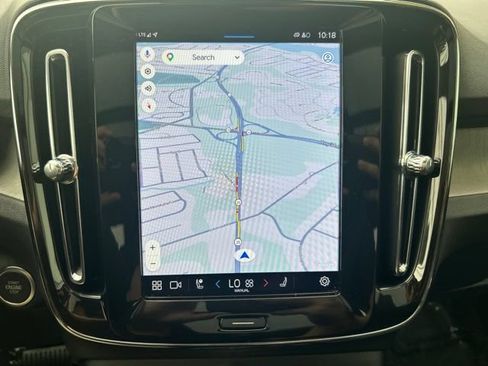 Certified 2025 Volvo XC40 B5 Core AWD/4WD image 22