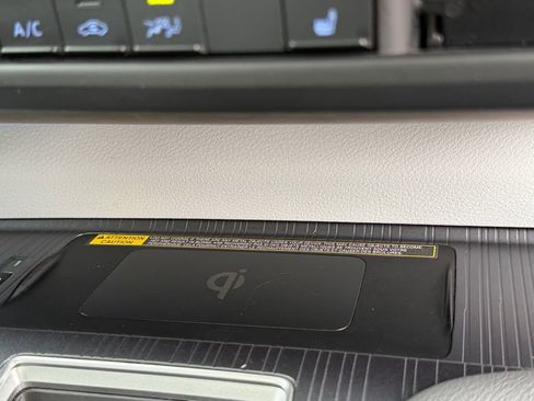 Used 2022 Toyota Sienna XSE image 25