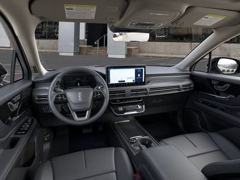 New 2025 Lincoln Corsair Reserve w/ Jet Appearance Package AWD/4WD image 9