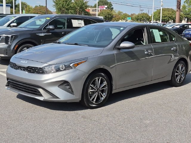 Used 2022 Kia Forte LXS w/ LXS Technology Package FWD image 7