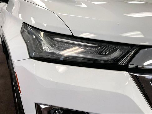 Used 2023 Chevrolet Traverse LT image 28