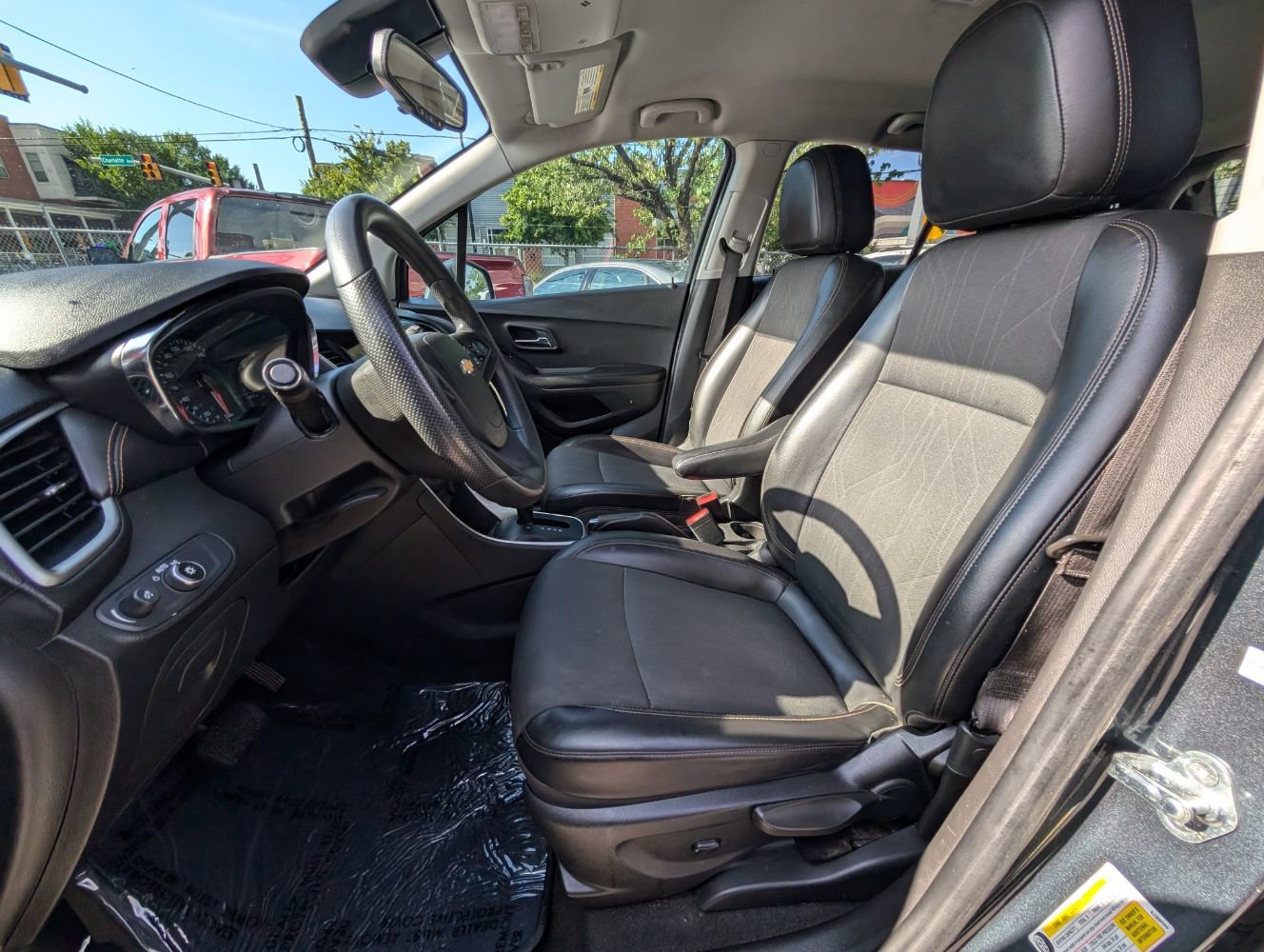 Used 2021 Chevrolet Trax LT AWD/4WD image 15