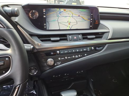 Used 2021 Lexus ES 350 w/ Premium Package image 8