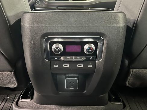 Used 2024 GMC Yukon AT4 w/ Technology Package AWD/4WD image 30