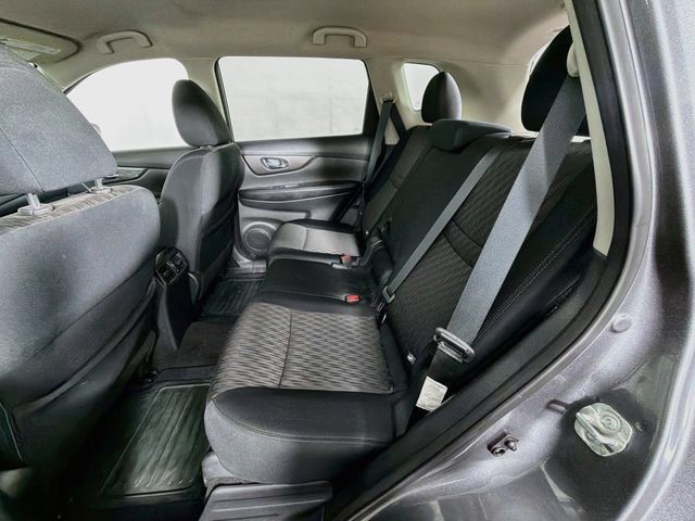 Used 2019 Nissan Rogue SV AWD/4WD image 23