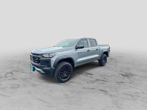 Used 2025 Chevrolet Colorado Trail Boss AWD/4WD image 4