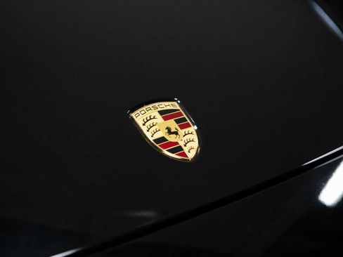 Certified 2022 Porsche Cayenne Platinum Edition image 30