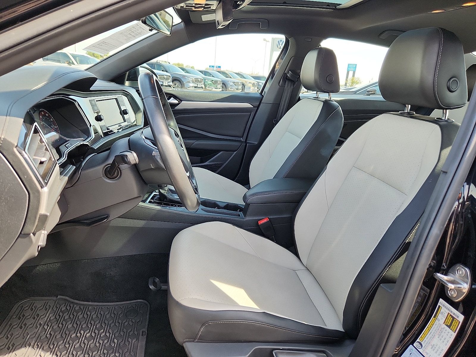 Used 2020 Volkswagen Jetta R-Line FWD image 12