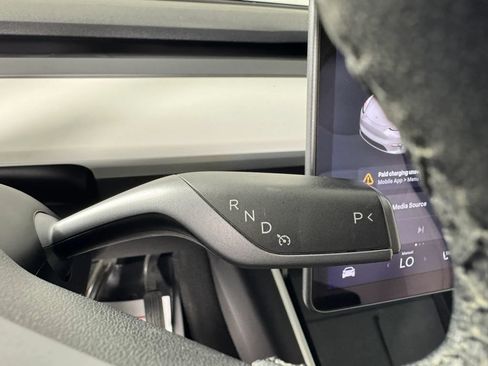 Used 2020 Tesla Model Y Long Range AWD/4WD image 16