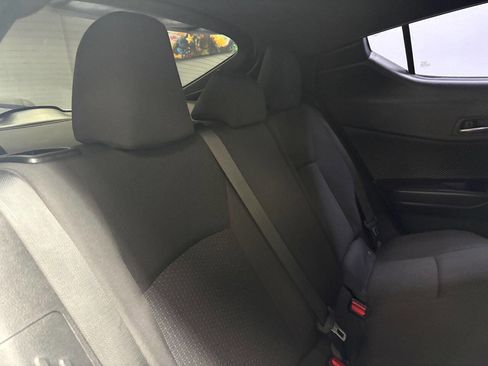 Used 2018 Toyota C-HR XLE image 34