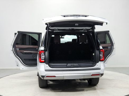 Used 2024 Ford Expedition Limited image 14