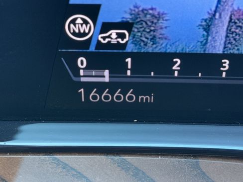 Certified 2024 Cadillac Escalade ESV Premium Luxury Platinum image 62