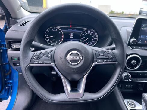 Used 2024 Nissan Sentra SV FWD image 14