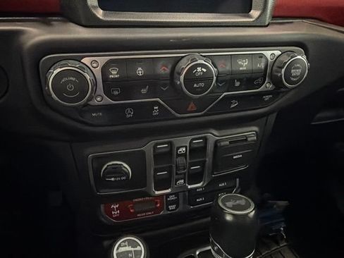 Used 2021 Jeep Wrangler Unlimited Rubicon AWD/4WD image 25
