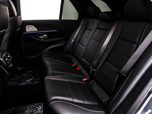 Certified 2025 Mercedes-Benz GLE 450e 4MATIC w/ Winter Package image 9