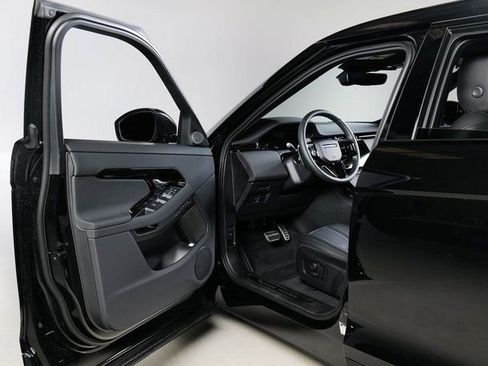 New 2025 Land Rover Range Rover Evoque Dynamic SE AWD/4WD image 17