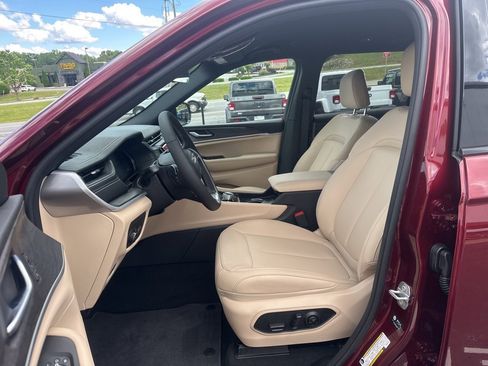 New 2025 Jeep Grand Cherokee L Limited image 30