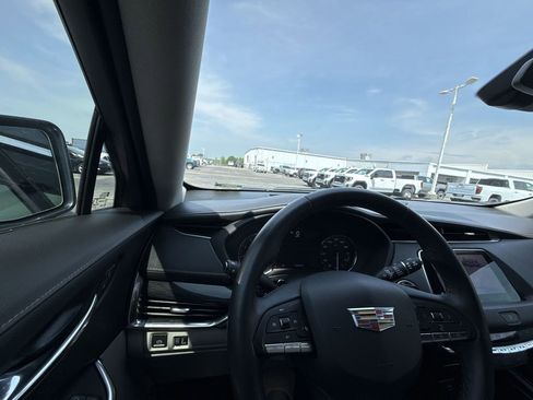 Certified 2020 Cadillac XT4 Premium Luxury w/ Driver Awareness Package FWD image 24