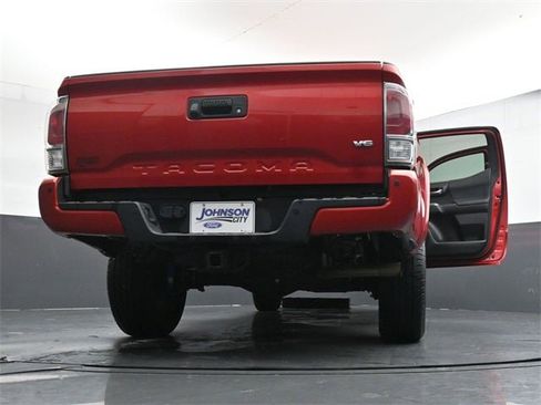 Used 2022 Toyota Tacoma TRD Sport image 41