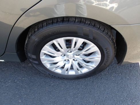 Used 2012 Toyota Camry LE FWD image 21