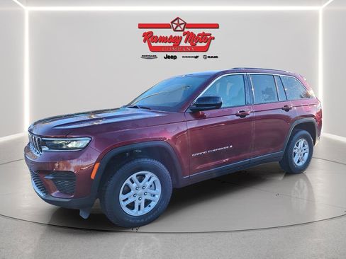 Used 2024 Jeep Grand Cherokee Laredo w/ Trailer Tow Package image 1