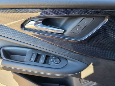 New 2025 Chevrolet Blazer EV LT image 10