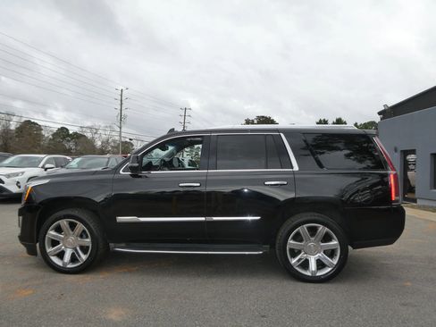 Used 2016 Cadillac Escalade Luxury image 9