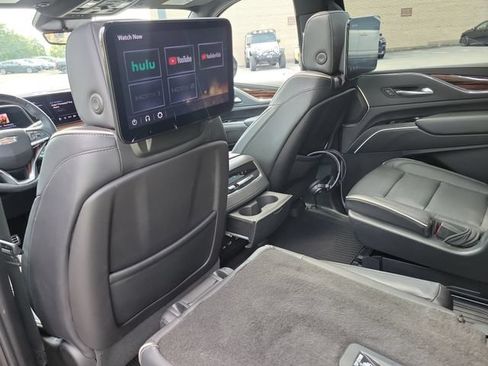 Certified 2023 Cadillac Escalade ESV Premium Luxury w/ LPO, Radiant Package AWD/4WD image 29