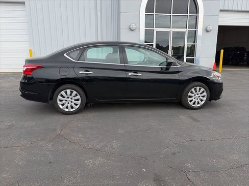 Used 2019 Nissan Sentra S image 8